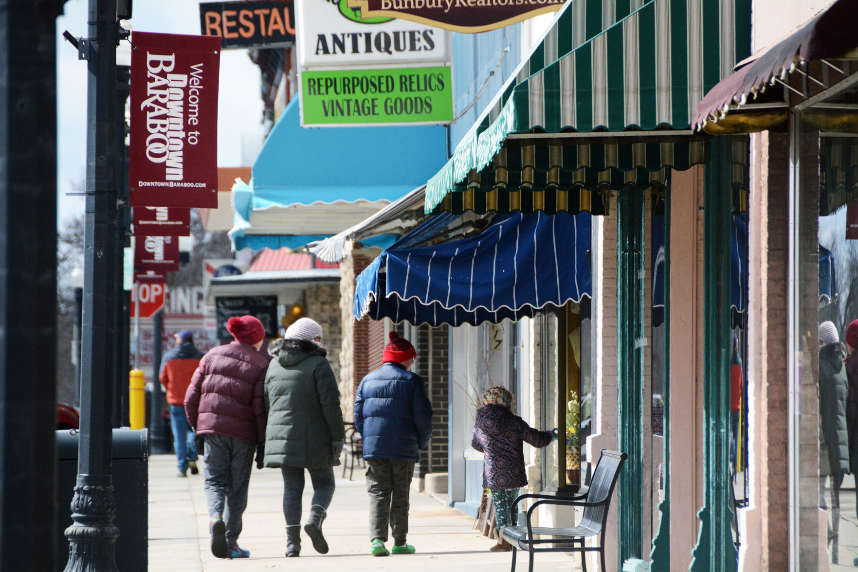 WINDOW SHOPPERS IN BARABOO